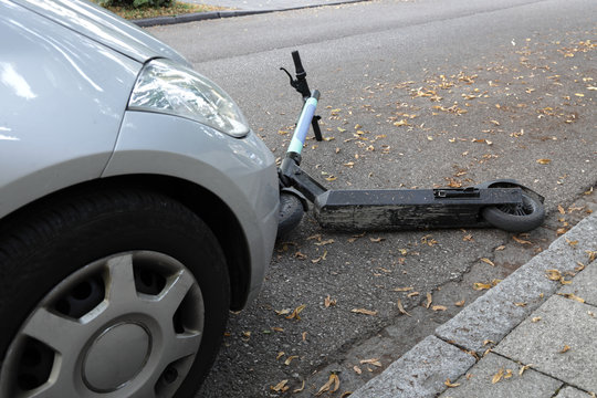 E-Roller zusammenstoss mit einem Auto