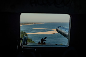 Fototapeta premium window artillery