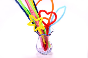 グラスに入った工作用モール