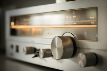 Obraz premium Vintage radio on the table 