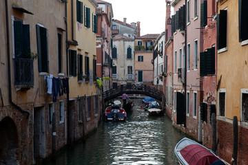 Fototapeta na wymiar View of a typical Gondolier in Venice