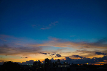 Obraz premium A colorful cloud before the sunset