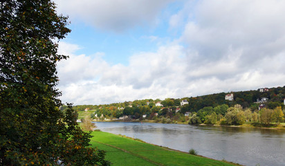 Fototapeta na wymiar landscape with river elbe