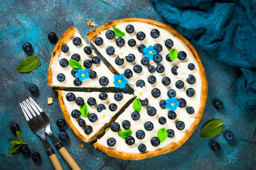 Blueberry cake tart with mascarpone.