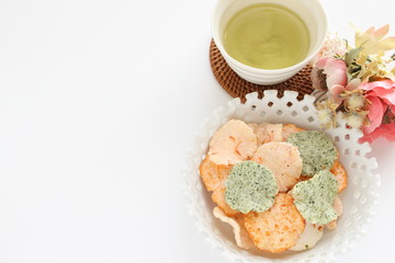 Fototapeta na wymiar Japanese snack food, assorted rice crackers 