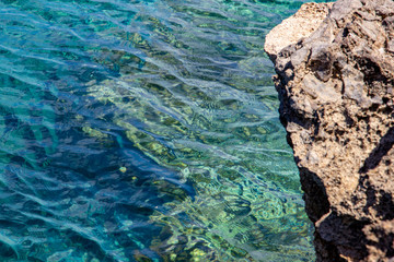 Halbinsel La Victoria, Mallorca, kristallklares Wasser und Felsen