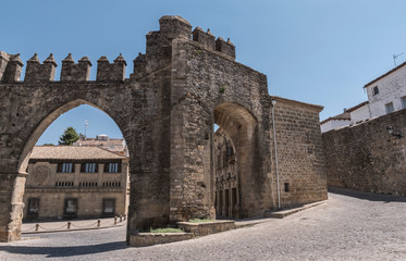 Door of Jaen and Arch of the Villalar, he commemorates the victory in the Villalar battle, medieval walled city was a baeza, Andalusia, Spain