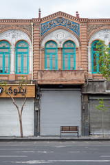 une rue a l'architecture classic a teheran, Iran