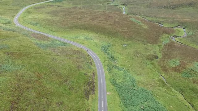 Wunderschöne Natur und Landschaft in Schottland in den Highlands