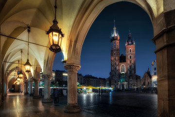 Cracow by night - the cloth hall and the Mariacki, in Poland, Europe (Krakow , Kraków)