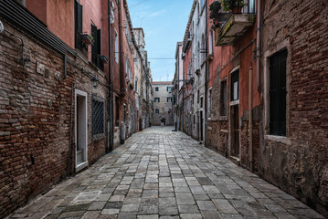 Fototapeta na wymiar Häuserflucht in Venedig