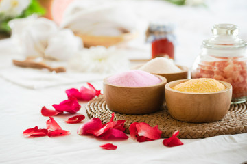 set salt for massage spa.