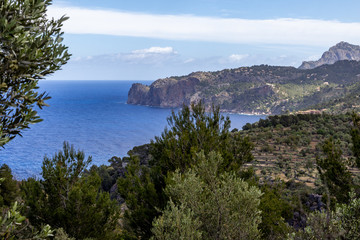 Fototapeta na wymiar Aussicht auf die Landschaft im Tramuntana Gebirge im Norden von Mallorca