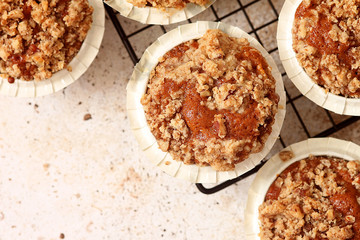 Muffins with apples and honey