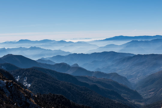 Natural beauty of Uttarakhand with snow covered mountains in Chopta Valley