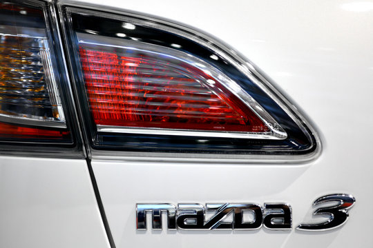 Mazda 3 logo
