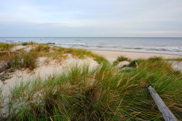 Fototapeta na wymiar Wydmy na wybrzeżu Morza Bałtyckiego,Dźwirzyno,Polska.