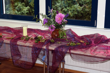 Blumen auf einem Tisch