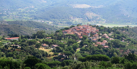 Fototapeta na wymiar SantIlario - mounain village near Marina di Campo on the island Elba in Italy