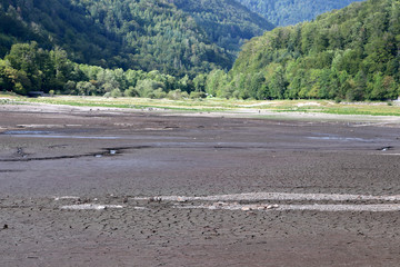 Un grand lac asséché