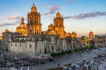 Fototapeta na wymiar Metropolitan Cathedral Zocalo Cars Mexico City Mexico