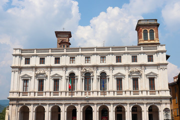 Fototapeta na wymiar Italie - Lombardie - Bergamo - Palazzo Nuovo abritant la Bibliothèque