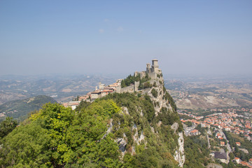 Fototapeta na wymiar A beautiful view of the tower of Guaita on Mount Monte Titano in the Republic of San Marino
