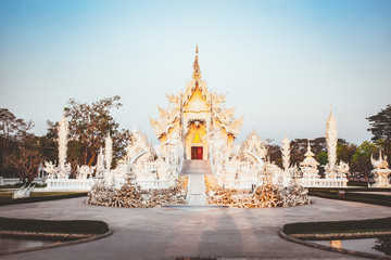 Naklejka premium wat Rong Khun The famous White Temple in Chiang Rai, Thailand