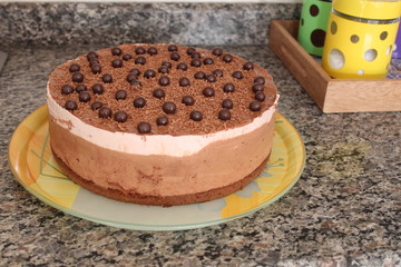 Bolo  com mousse de chocolate