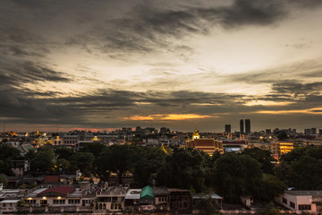 Fototapeta na wymiar view of city at sunset