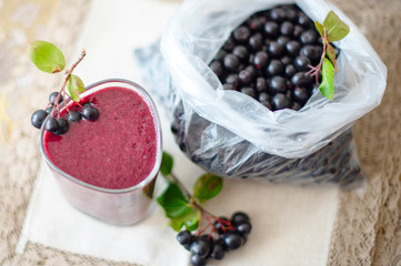 healthy smoothies with chokeberry (aronia)