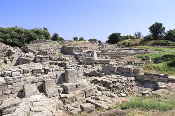Fototapeta na wymiar Ruins of gate in Troy city, Turkey