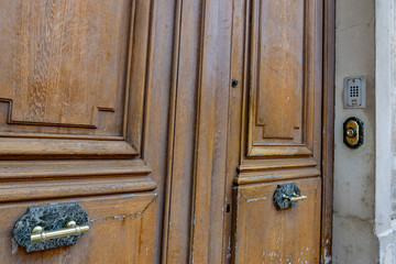 Fototapeta na wymiar Old wooden door. 