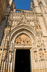 Fototapeta na wymiar Puerta de Palos en la Catedral de Sevilla