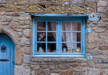 Fototapeta na wymiar fenêtre bleu 