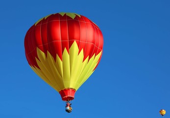 Fototapeta premium red and yellow balloon