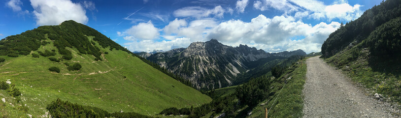 Fototapeta premium Strassenpanorama