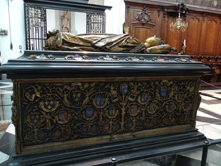 Fototapeta premium tumba de maria de borgoña iglesia de nuestra señora brujas flandes belgica brugge