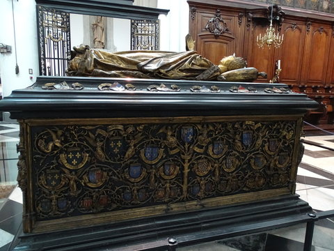 tumba de maria de borgo&ntilde;a iglesia de nuestra se&ntilde;ora brujas flandes belgica  brugge