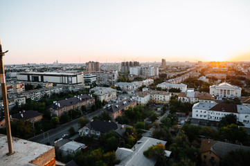 Naklejka premium view of the city from a house under construction