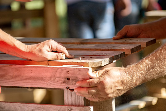 Making outdoor furniture from pallets