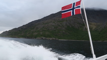 Fototapeta premium flagge von norwegen am schiff 