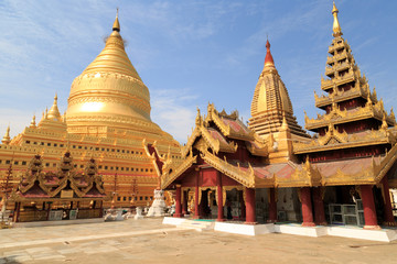 Naklejka premium Shwemawdaw Pagode