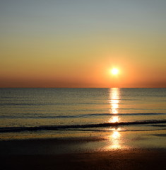 Sonnenaufgang über dem Meer