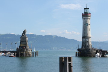 Blick auf die Hafeneinfahrt von Lindau am Bodensee