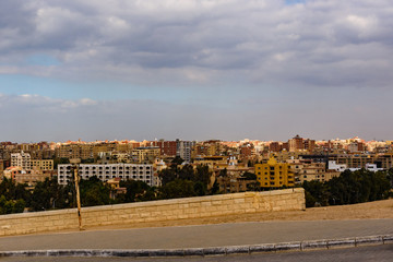 Obraz premium View on Cairo city from the Giza plateau