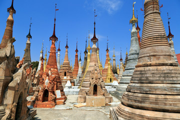 Fototapeta premium In-Dein-Pagodenwald