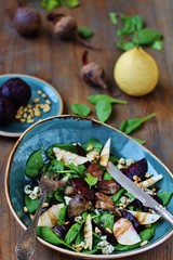 salad with fried chicken liver, beets, gorgonzola cheese, pear, cashew nuts, mini spinach.