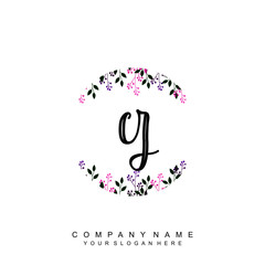 letter CZ surrounded by beautiful and elegant flowers and leaves. Wedding monogram logo template. Fashion Logo template Vectors,