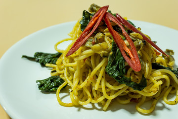 clams spaghetti - thai food